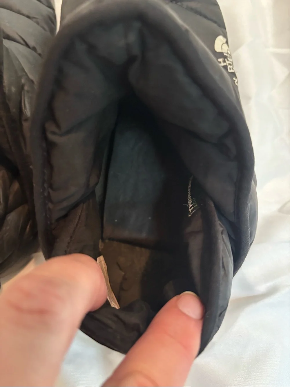 The North Face women’s Quilted Slip-On thermoball - Black